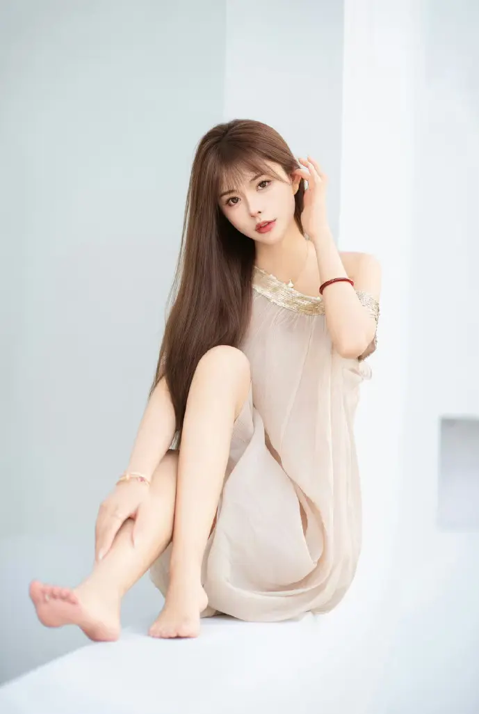 汽车之家APP界面示意图